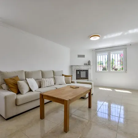 Villa Guzman - Mario Benissa
